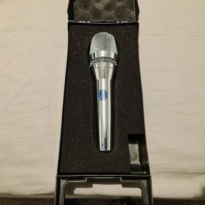 AKG D7S LTD Chrome/Silver dynamic vocal microphone image 4