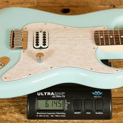 Fender Tom DeLonge Stratocaster - Rosewood - Daphne Blue *B-Stock* image 11