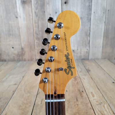Squier Classic Vibe 60's Stratocaster 2024 - Candy Apple Red image 5