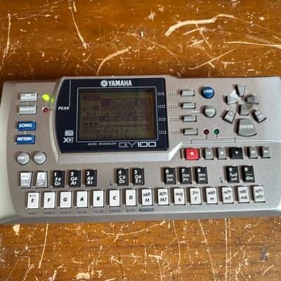 YAMAHA QY100 16-Track Portable MIDI Music Sequencer New internal battery image 2