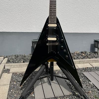 ESP LTD V-300 - Flying V with EMGs image 4