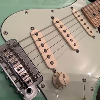 Fender Player Stratocaster surf pearl green image 2