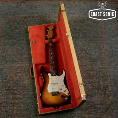 1997 Fender American Vintage Reissue '62 Stratocaster with original case AVRI image 19
