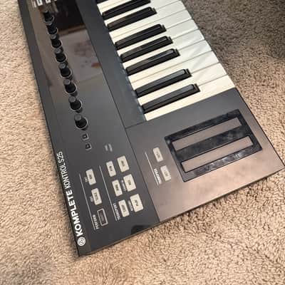 Native Instruments Komplete Kontrol S25 w/Box image 3