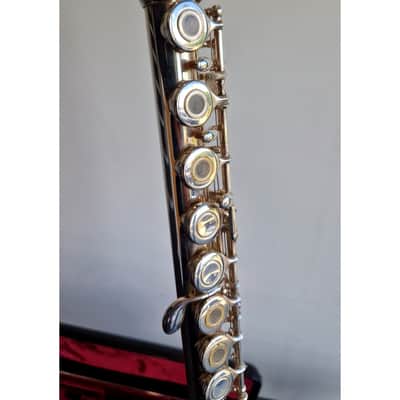 Yamaha YFL-381 - Wind Instrument - Silver - Very Good w/ Hard Case & Cleaning rod image 6