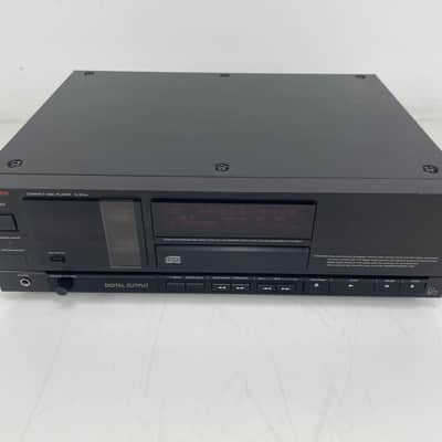 Luxman - D-103u - Compact Disc Player - Tube CD Player image 1