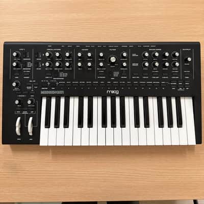 Moog Messenger 32-Key Monophonic Synthesizer 2025 - Present - Black image 1