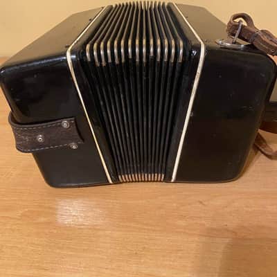 Button Accordion Belarus 100 Bass USSR Bayan Straps Soviet Made in Belarus Vintage image 9