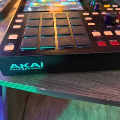 Akai MPC One Standalone MIDI Sequencer 2020 - Present - Black image 2