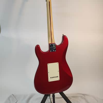 Squier Affinity Series Stratocaster with Rosewood Fretboard 2004 - 2013 - Metallic Red image 3