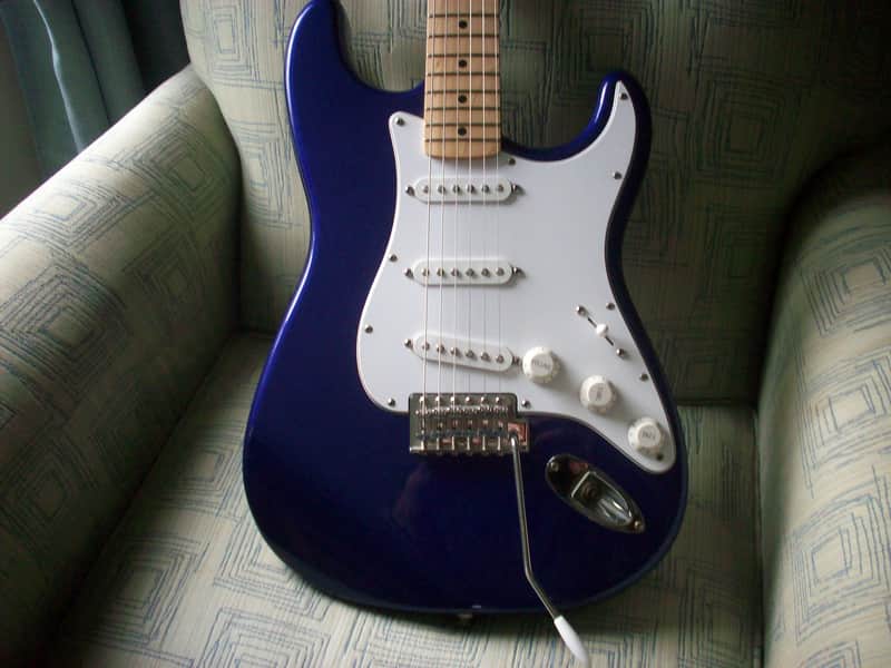 Fender Standard Stratocaster with Maple Fretboard 1998 - 2001 - Midnight Blue image 1
