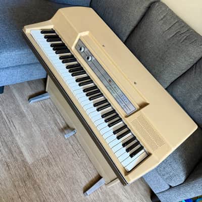 Early 1968 Wurlitzer 206 Just Serviced - SUPER CLEAN! image 3