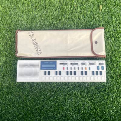 Casio VL-1 VL-Tone 29-Key Synthesizer Keyboard 1979 - 1984 - White