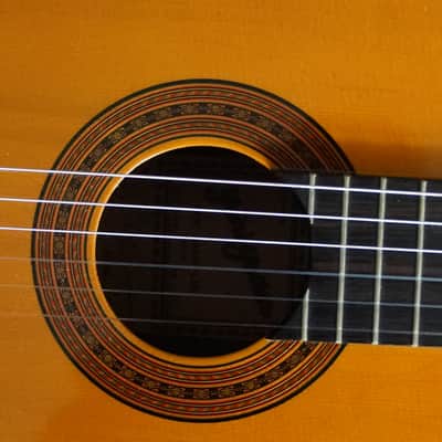 S Yairi clase 9002 classical guitar image 4