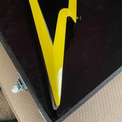 Dean Dime Razorback V 255 Classic Guitar 2007 Dimebag Black with Yellow Bevels EMG 81 85 Active Pickups with 24 Frets and Floyd Rose Tremolo image 10