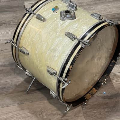 Ludwig 20 inch bass drum 3 ply 70s  - White marine pearl image 7