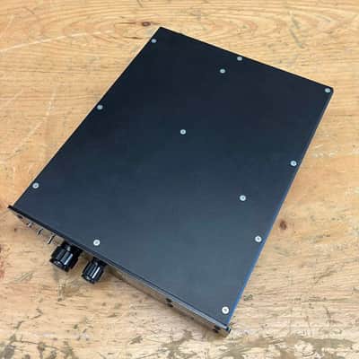 Earthworks Microphone Preamp 1021 w/Box image 5