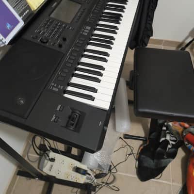 Yamaha PSR-SX700 61-Key Arranger Workstation 2019 - Present - Black