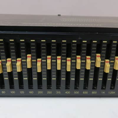 YAMAHA Q1027 PROFESSIONAL SERIES GRAPHIC EQUALIZER 27 BAND WORKS PERFECT image 4