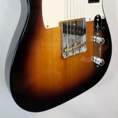 Fender Vintera '50s Telecaster, Maple Fingerboard, 2-color Sunburst, w/Gig Bag image 3