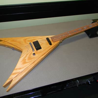 Jackson USA Custom Shop "Vinnie Vincent Style" 4 Winged King Flying V Natural image 8