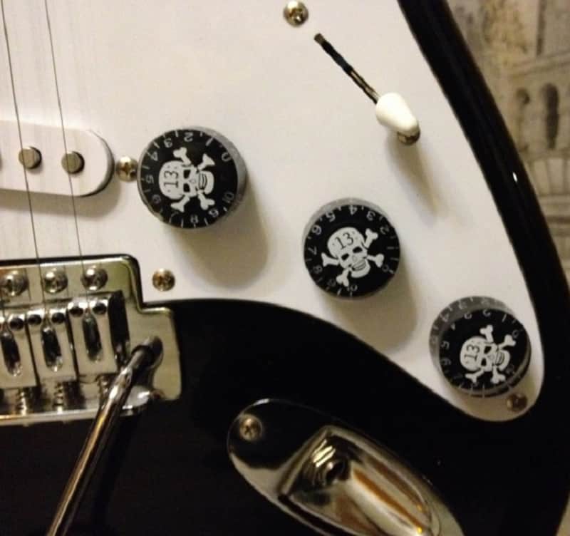 Skull Volume Tone Control Knobs fit Most Guitars imagen 1