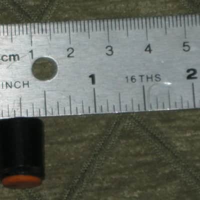 ONE lightly used genuine Boss DF-2 KNOB, fits split shaft shaft (stem) mid 1980s - early 1990s - TOP: orange with black marker // SIDEs: black // hard plastic (NO pedal / NO other items) image 12
