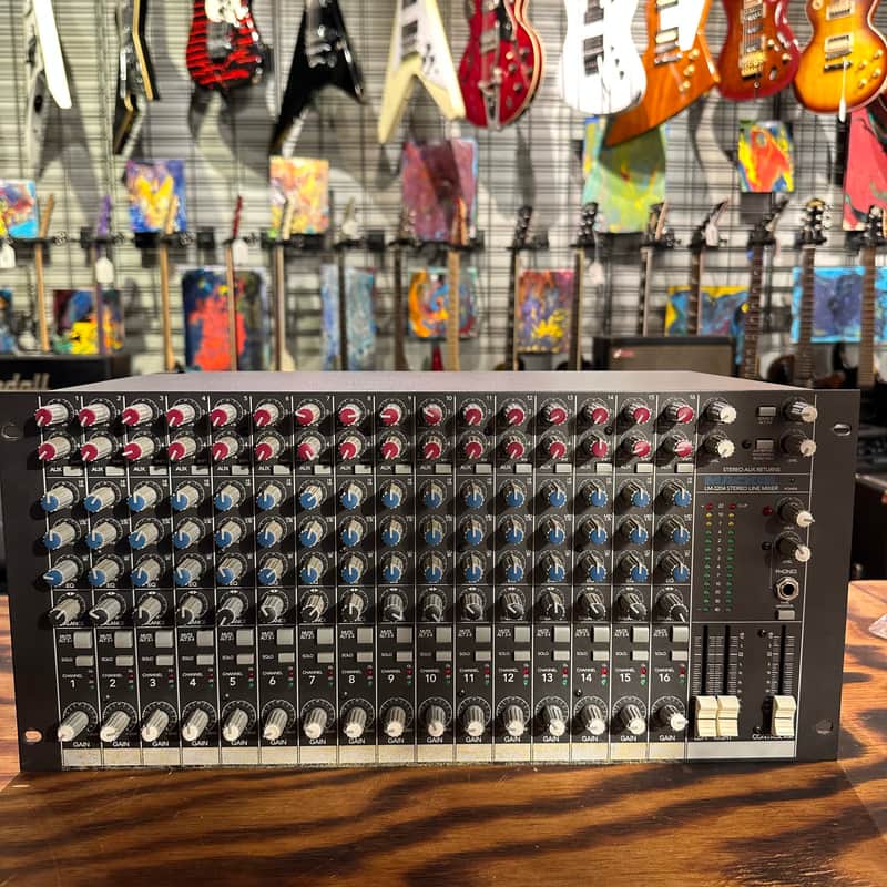 Mackie LM-3204 16-Channel Stereo Line Mixer 1997 - 2002 - Dark Gray image 1