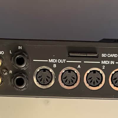 Akai MPC Live Standalone Sampler / Sequencer 2017 - 2020 - Black image 2