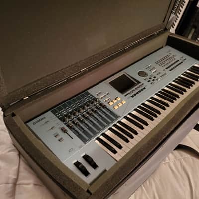 CUSTOM-BUILT KEYBOARD/SYNTHESIZER TRAVEL CARRYING CASE/BAG image 1