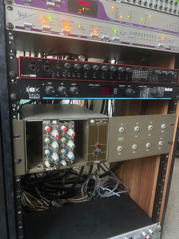 TR804 with 2x Maxi-Q image 1