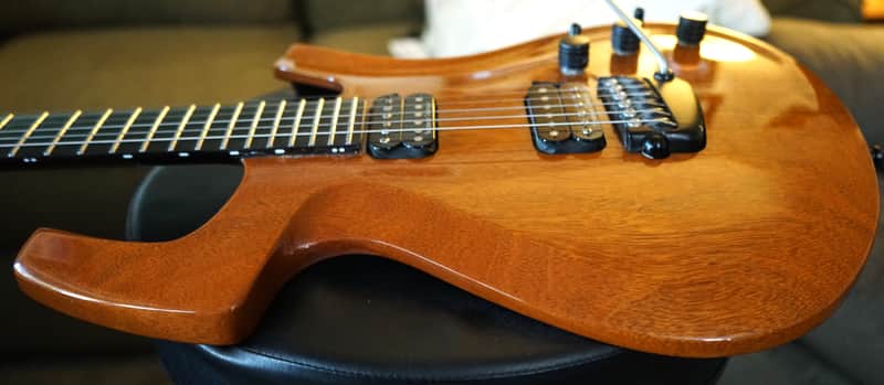 2006 Parker Fly Mojo Mahogany Piezo Duncan Pickups Hard Shell Case Tools 9 and 10 Springs image 1
