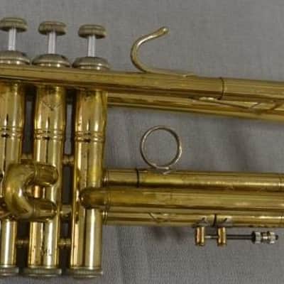 Trompeta Sib Bach Stradivarius 37 - 25LR lacada en buen estado. image 11