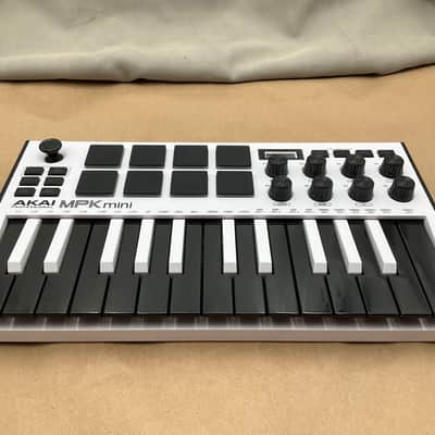 Akai MPK Mini MKII 25-Key MIDI Controller 2014 - Present - White with Black Keys Very Clean image 1