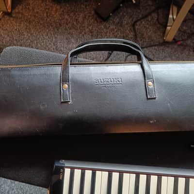 Suzuki Pro 37 Melodica in great condition image 4