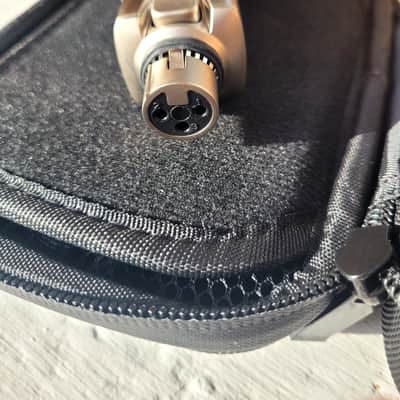 Xvive U4 Wireless In-Ear Monitor System image 12