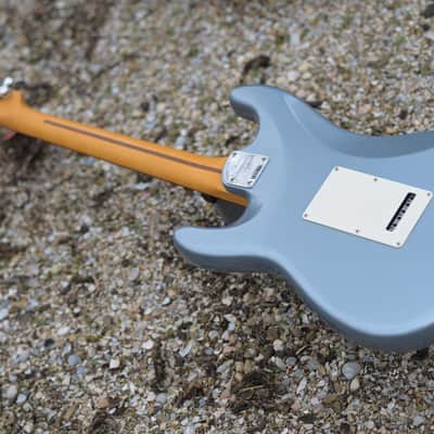 Fender American Ultra Luxe Vintage '60s Stratocaster, Rosewood Fingerboard - Ice Blue Metallic image 10