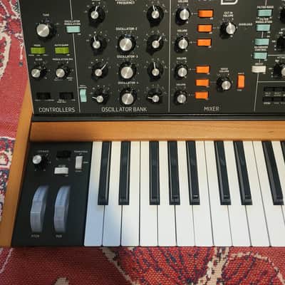 Behringer Poly D 4-Voice Polyphonic Synthesizer image 2