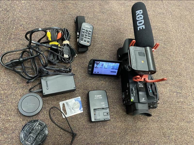 Canon Vixia HF G40 Full HD Pro Camcorder W/ Microphone, With All Accessories | Big Bundle image 1