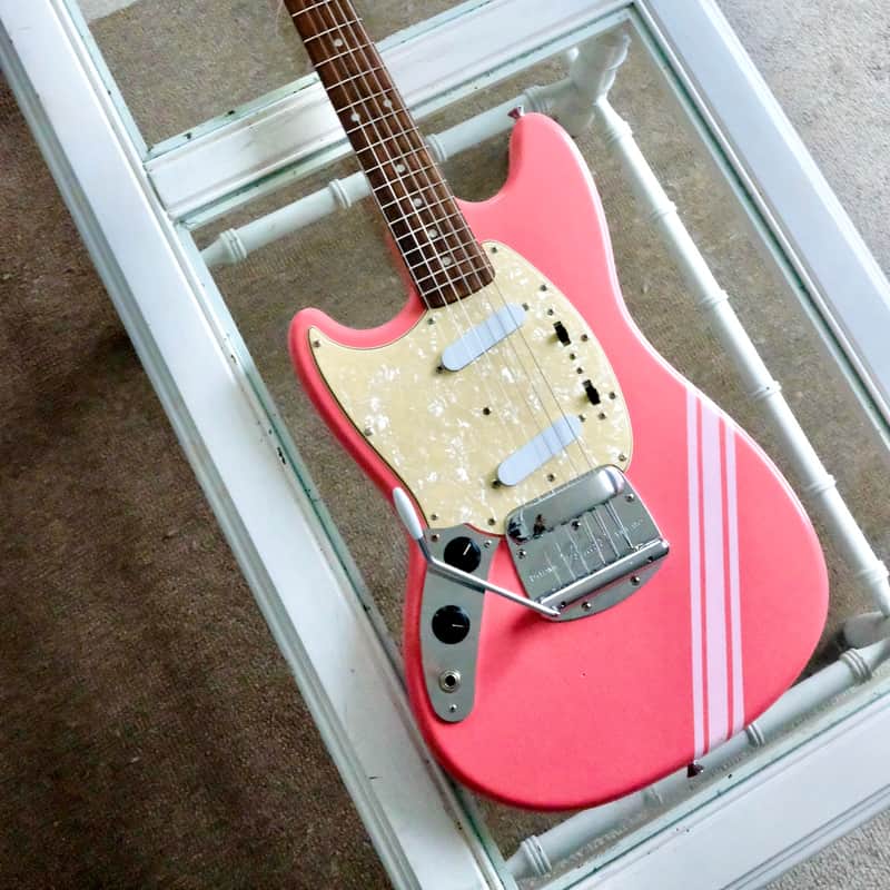 Fender Competition Pink Left-Handed Mustang