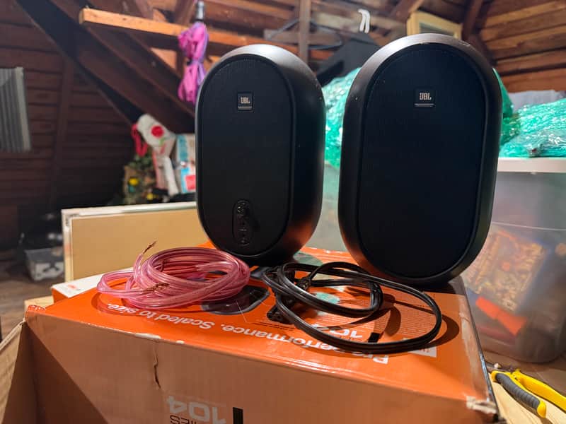 JBL 1 Series 104 Compact Active Desktop Monitors 2010s - Black image 1
