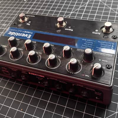 Eventide TimeFactor Delay with power supply image 3