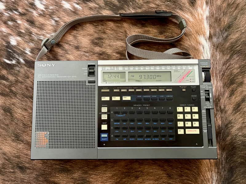 Sony ICF-2010 AIR/FM/LW/MW/SW PLL Synthesized Working No Power Cord image 1