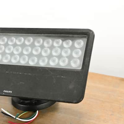 Philips iW Blast12 Powercore Frosted Lens LED Fixture CG011P5 image 2