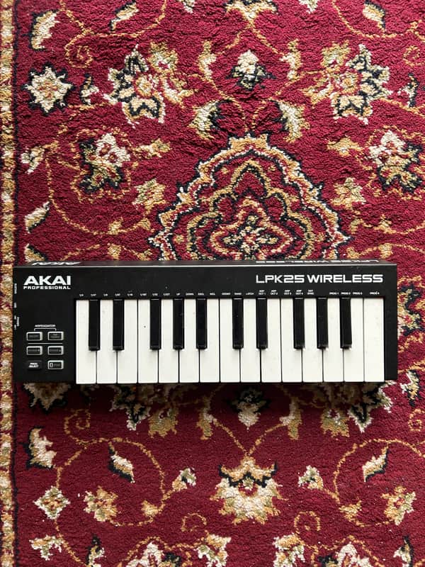 Akai LPK25 Wireless 2017 - Present - Black image 1