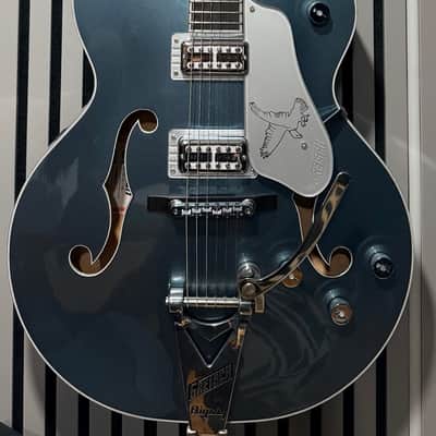 Gretsch G6136T-140 140th Anniversary Double Platinum Falcon 2023 - Present Two-Tone Stone Platinum / Pure Platinum image 2