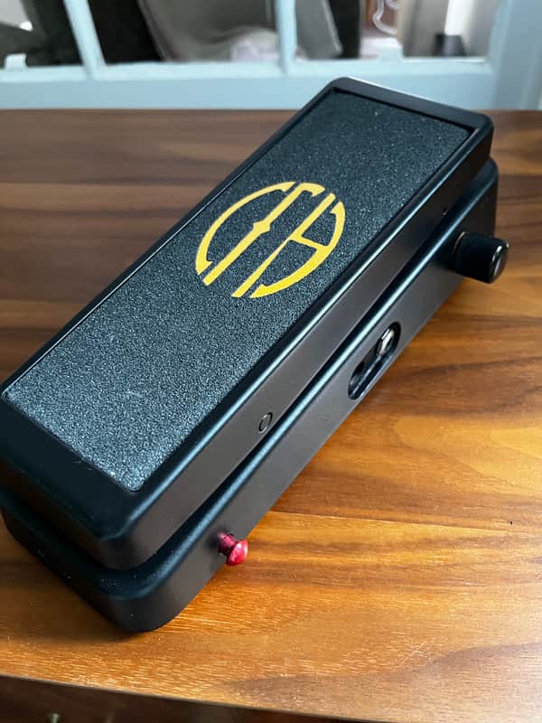 Dunlop DB01B Dimebag Signature Cry Baby From Hell Wah