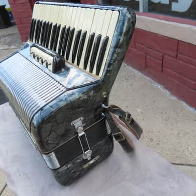 LODUCA BROS PETITE GRANDE 1960's 3/4 120 BASS ACCORDION BLACK PEARL IMMACULATE on SALE!$! image 6