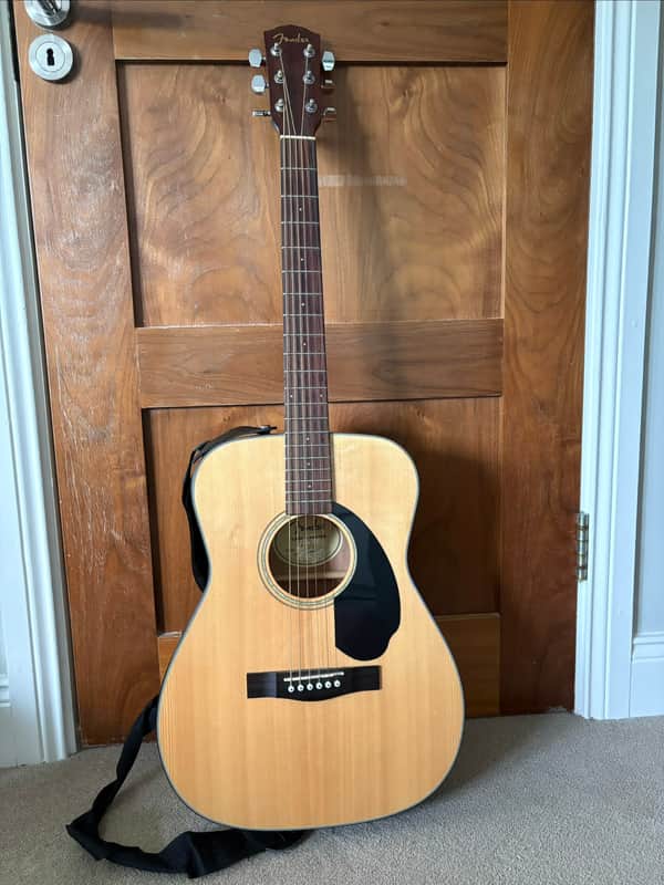 Fender CC-60S