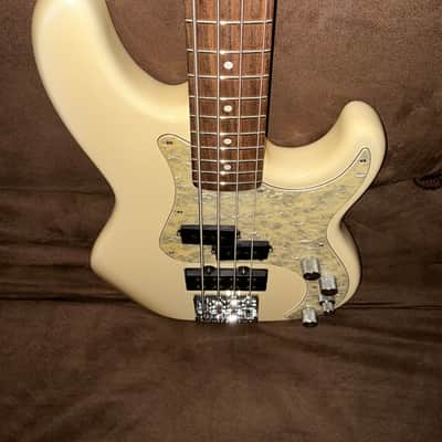 Fender Precision Bass American Deluxe with Rosewood Fretboard 1996 - Arctic White 50th Anniversary image 4
